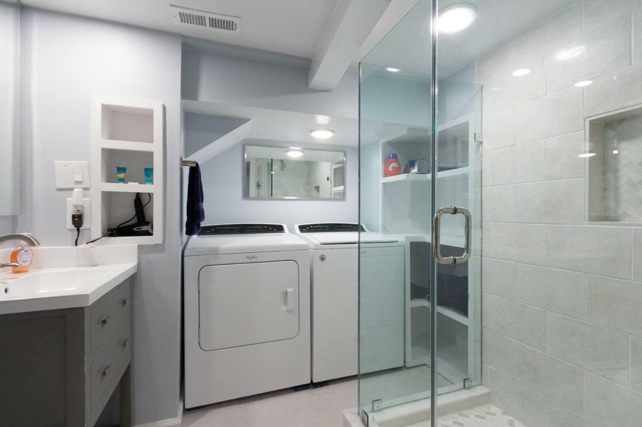 Luxury 2 Bedroom Apartment W/ Free Parking 워싱턴 외부 사진