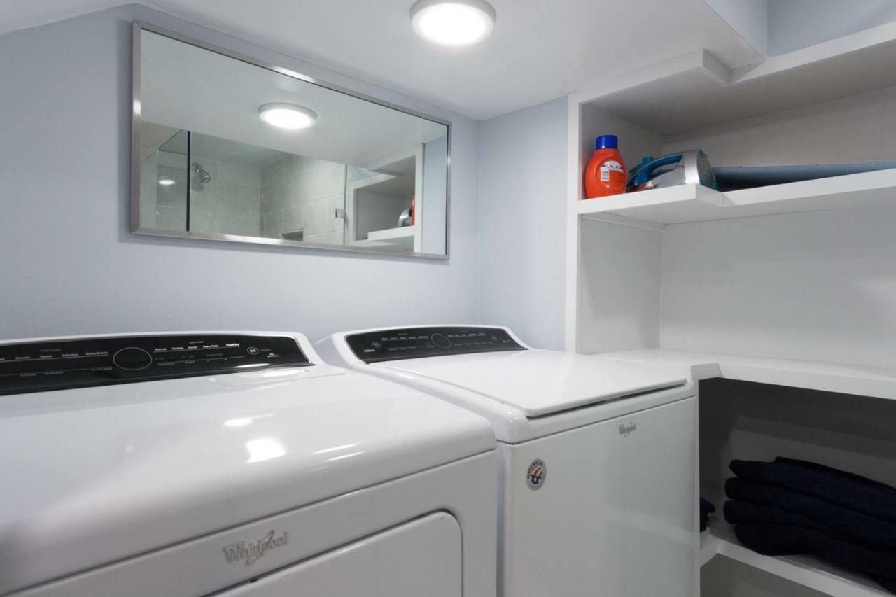 Luxury 2 Bedroom Apartment W/ Free Parking 워싱턴 외부 사진